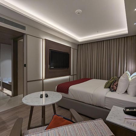 Boulevard 9 Luxury Resort & Spa Nadiād Buitenkant foto