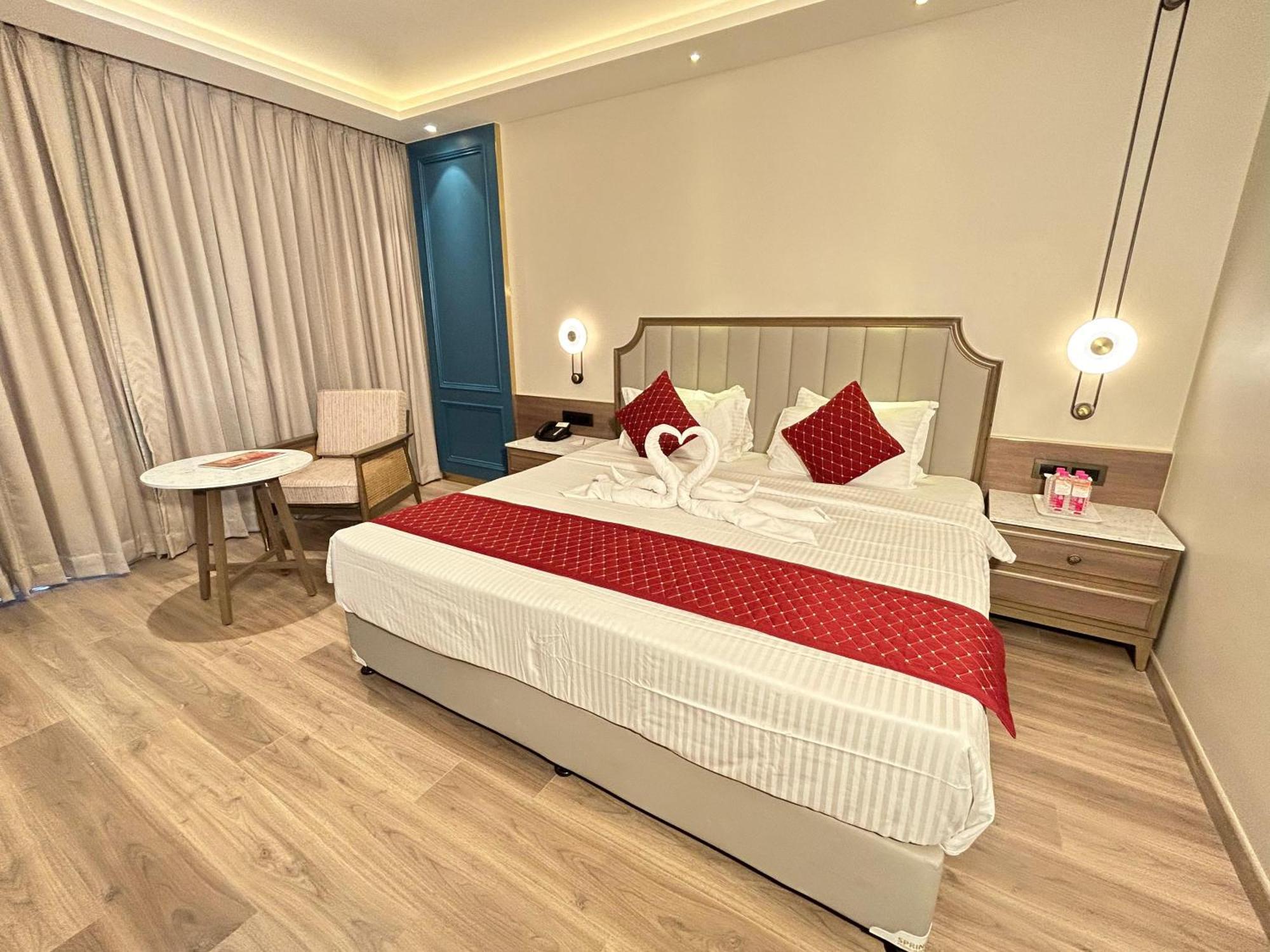 Boulevard 9 Luxury Resort & Spa Nadiād Buitenkant foto