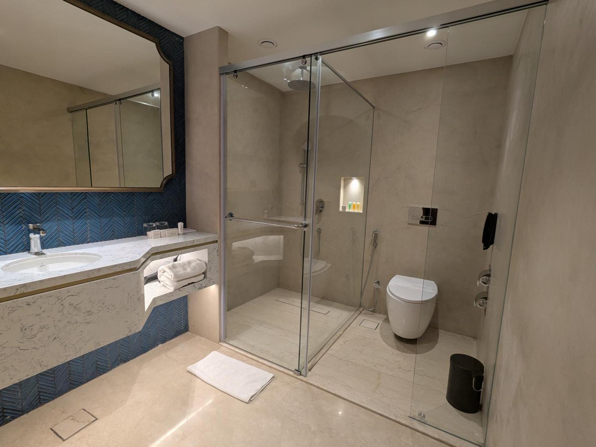 Boulevard 9 Luxury Resort & Spa Nadiād Buitenkant foto